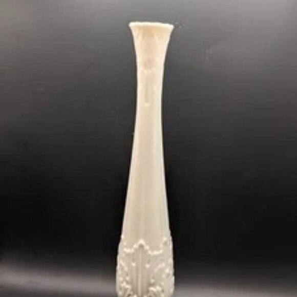 Lenox Florentine Woodland ivory porcelain embossed leaf pattern bud vase - Picture 4 of 4